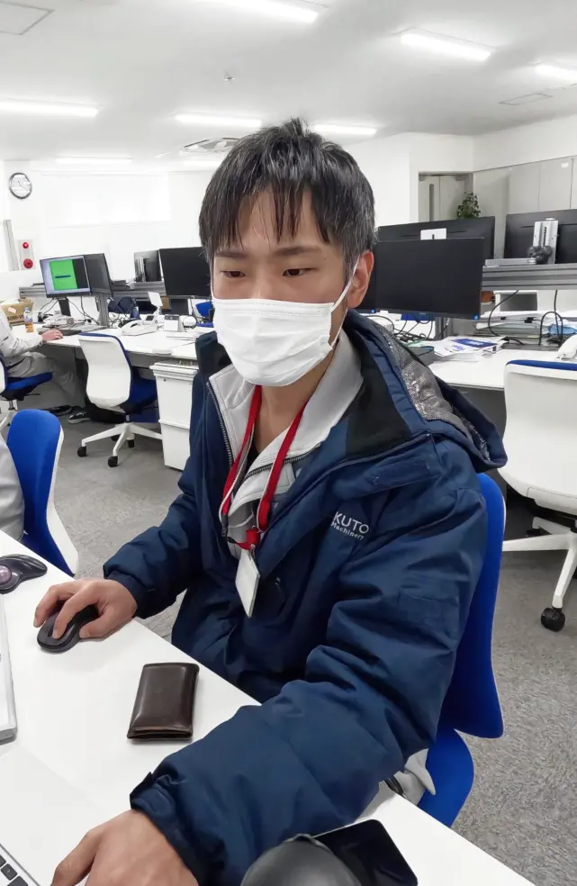 仕事中の真剣な顔